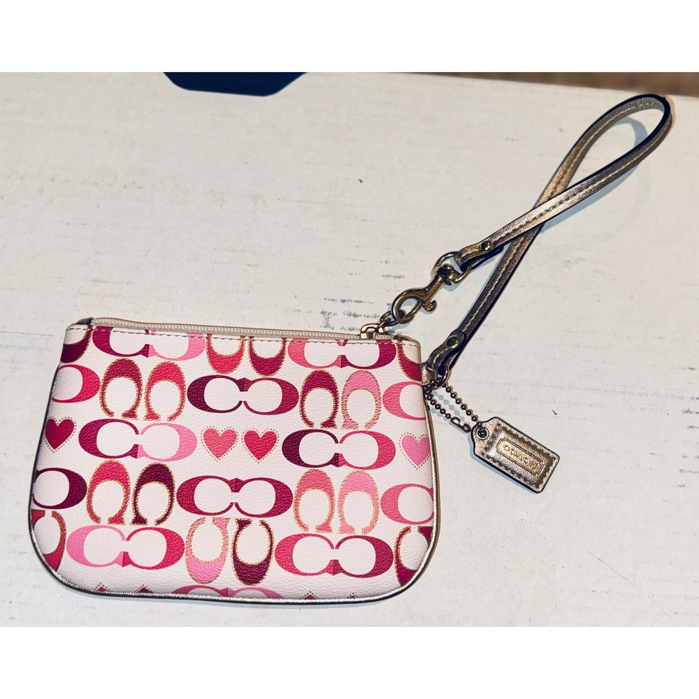 NWOT Coach Signature C Heart Print Wristlet White Pink Red Gold Metallic Leather - Picture 2 of 9